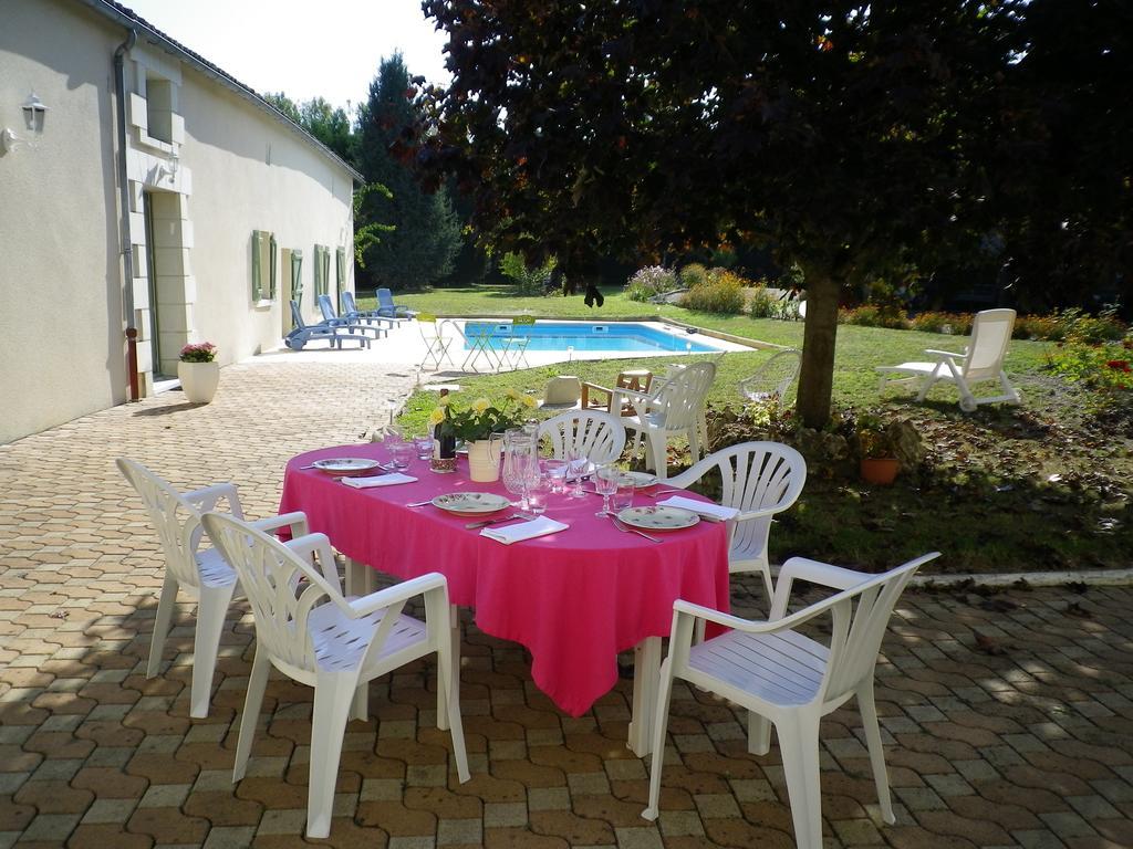 Logis Du Jacquelin Hotel Doussay Exterior foto
